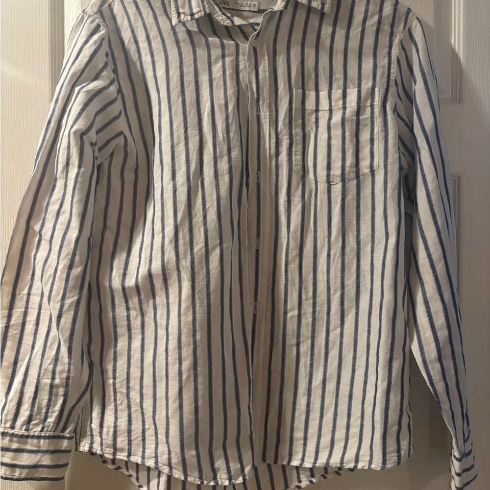Zara Men's Navy and White Striped Shirt